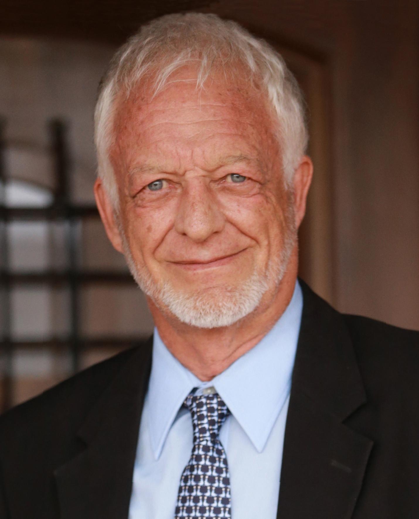 Elliott Maynard